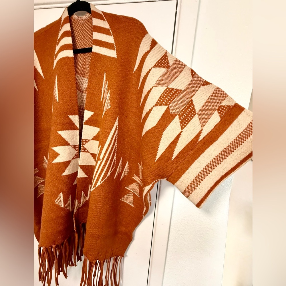 Geometric Patterned Poncho with Fringe - Picture 4 of 8